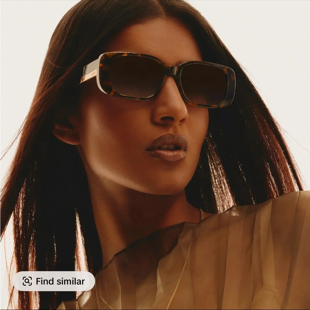 Quay Karma Sunglasses - Picture 6 of 8